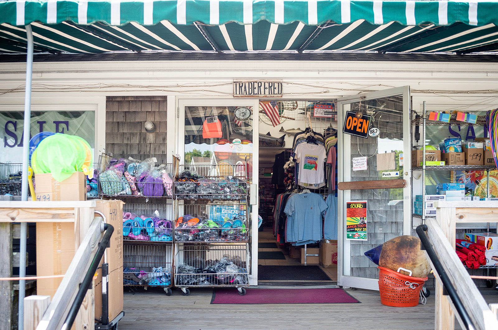 Trader Fred's Discount Shopping in Edgartown, Martha's Vineyard, Massachusetts. Buy shoes, flip flops, jewelry, bolo shell necklaces, leather trinkets, and more on your vacation in Cape Cod and the Islands.